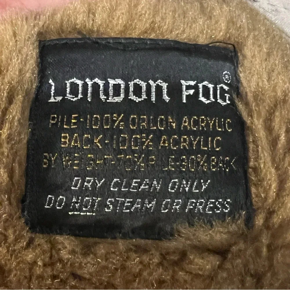 Vintage London Fog Men’s size 44 Long Trench coat, lining that can be removed
